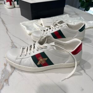 Gucci Ace Bee embroidered sneaker mens